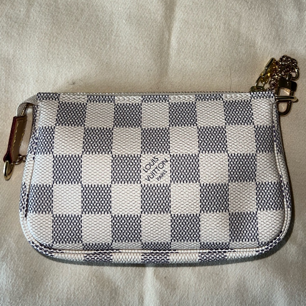 Louis Vuitton Mini Pochette